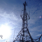 Fernleitung vergittern MW-Radio und Fernsehturm